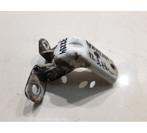 Петля двери (задняя, правая, нижняя)