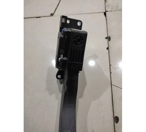 Педаль акселератора (газа)