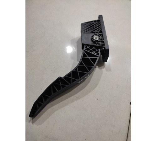 Педаль акселератора (газа)