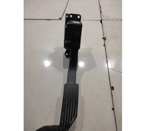 Педаль акселератора (газа)