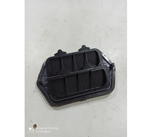 Воздухозаборник (задний правый)