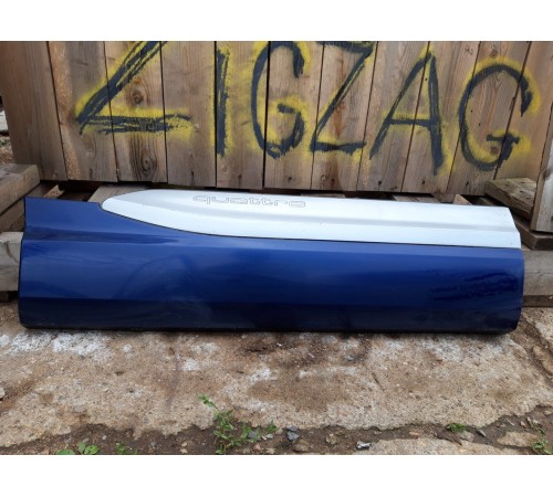 Накладка двери (задняя правая)