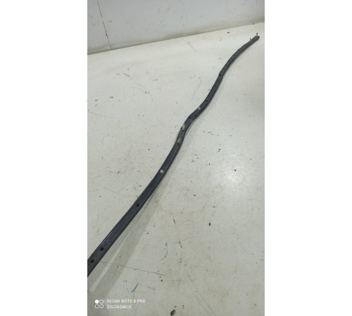 Уплотнитель сдвижной двери правый