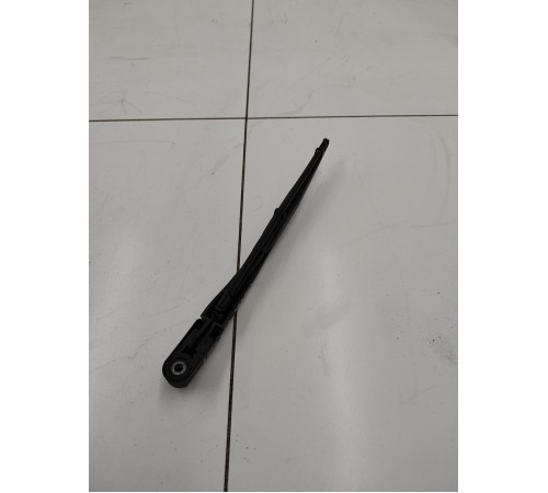 Поводок крышки багажника