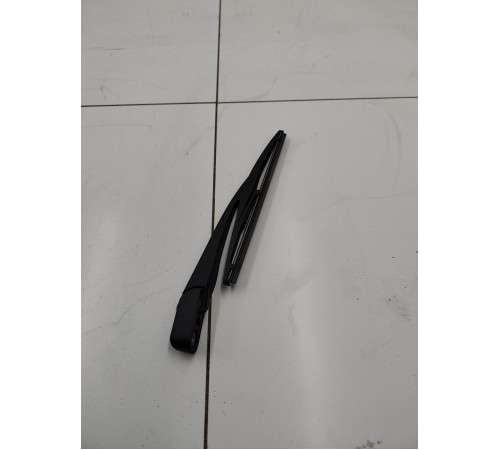 Поводок крышки багажника