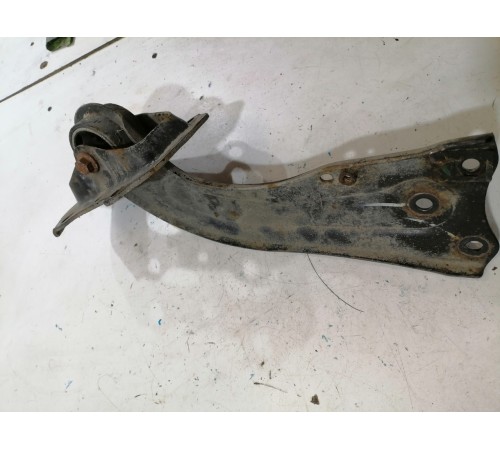 Рычаг задний правый