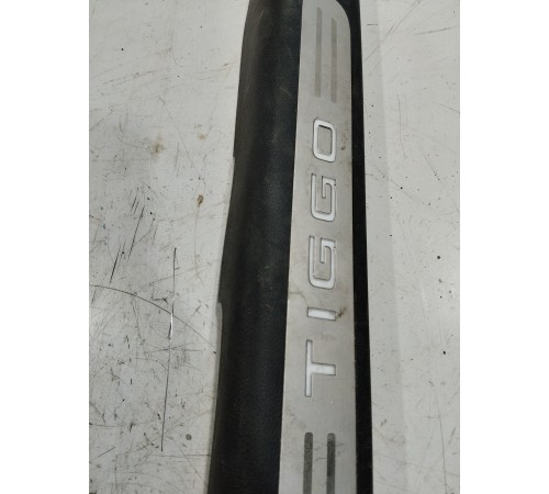 Накладка порога (передняя правая)