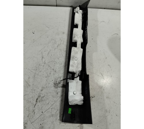 Накладка порога (передняя правая)