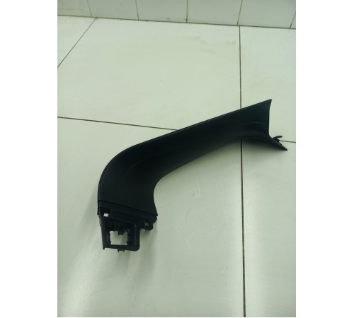 Обшивка крышки багажника правая