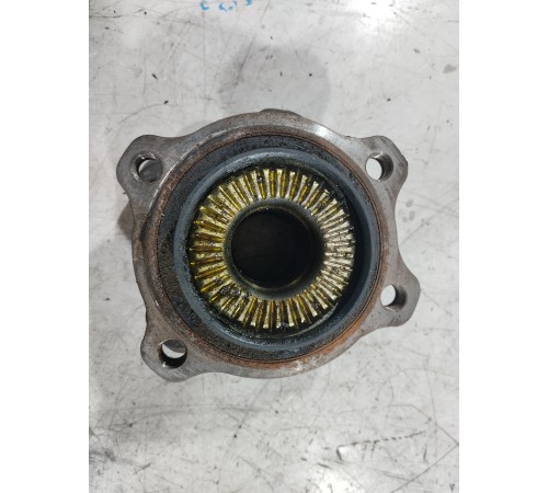 Ступица передняя левая