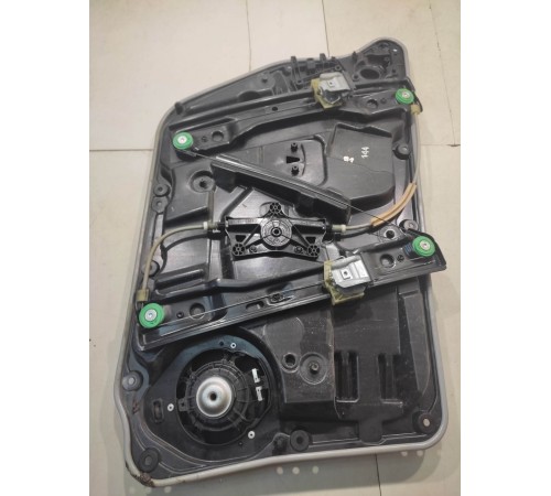 Стеклоподъемник двери(передний правый)