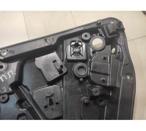 Стеклоподъемник двери(передний правый)