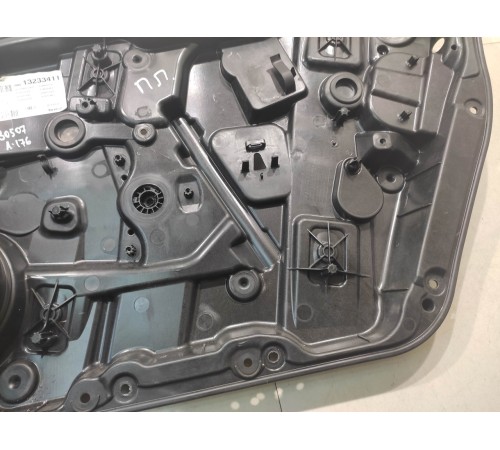 Стеклоподъемник двери(передний правый)