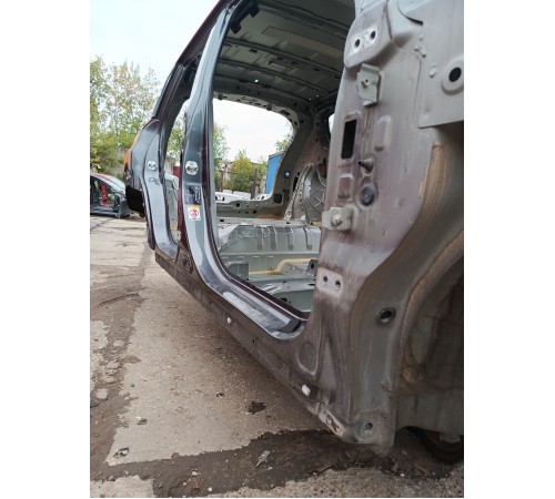 Порог со стойкой правый