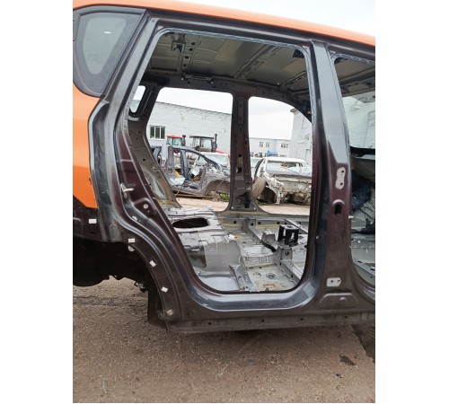 Порог со стойкой правый