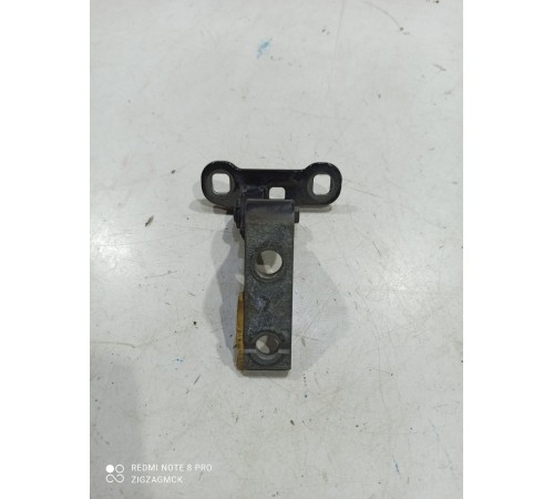 Петля двери (передняя, правая, верхняя)