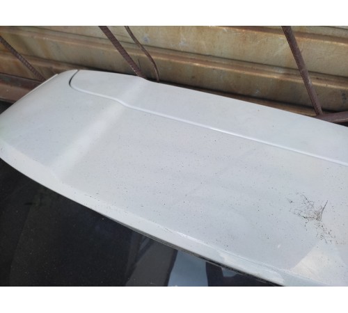 Спойлер крышки багажника