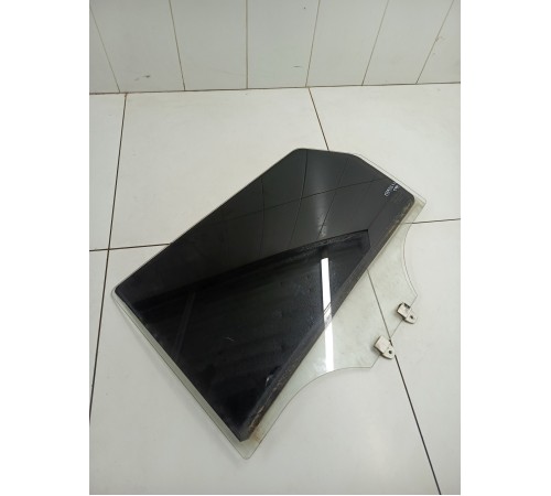 Стекло двери заднее левое