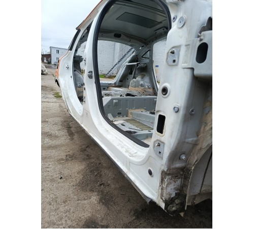 Порог со стойкой правый