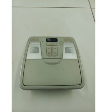 Плафон внутреннего освещения салона передний