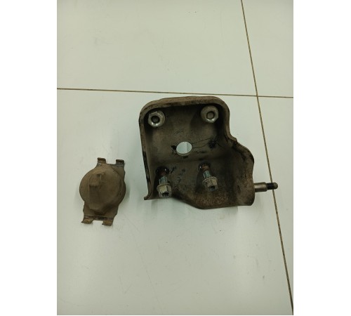 Комплект скоб крепления рессоры задний правый