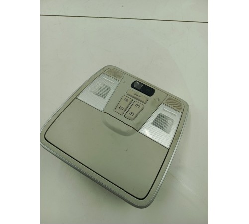 Плафон внутреннего освещения салона передний