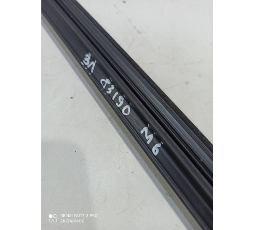 Уплотнитель стекла задний левый