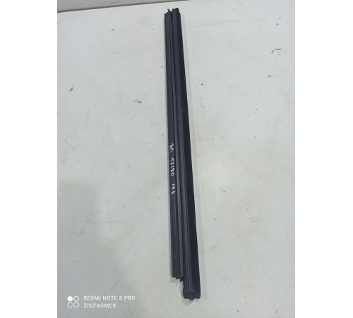 Уплотнитель стекла задний левый