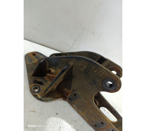 Кронштейн подвески задний правый