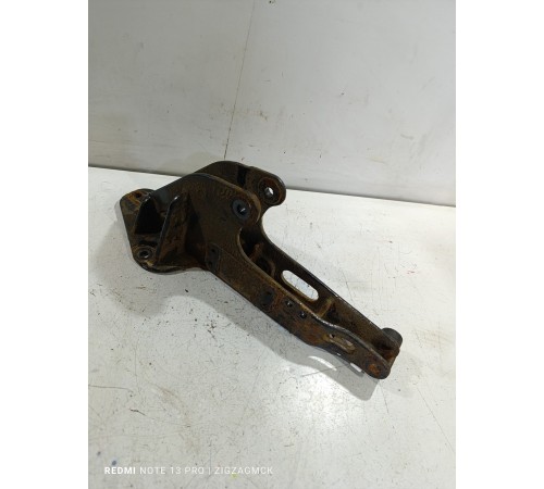 Кронштейн подвески задний правый