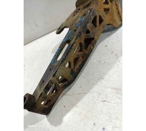 Кронштейн подвески задний правый