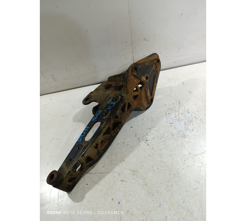 Кронштейн подвески задний правый