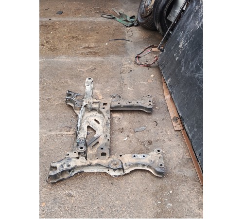 Подрамник задний