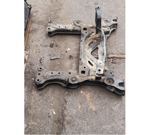 Подрамник задний