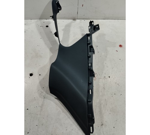 Обшивка задней стойки (левая)