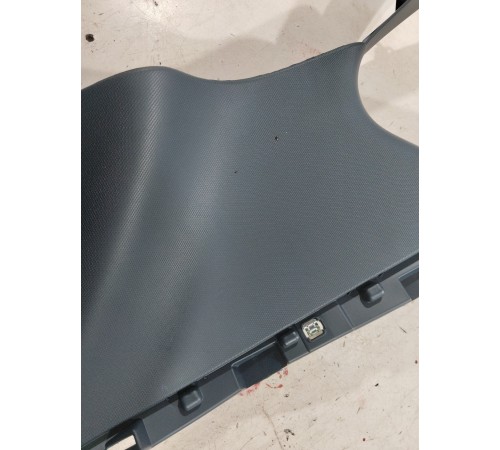 Обшивка задней стойки (левая)