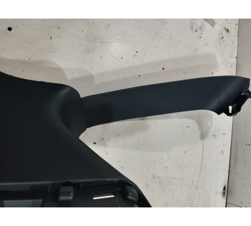 Обшивка задней стойки (левая)