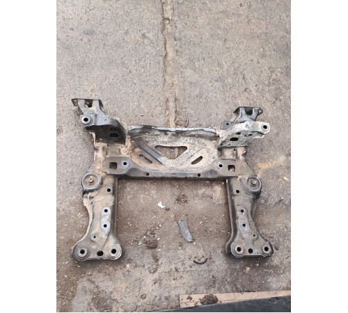 Подрамник задний