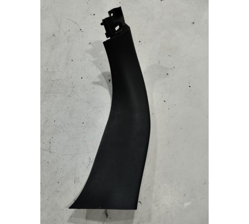 Обшивка крышки багажника(левая)