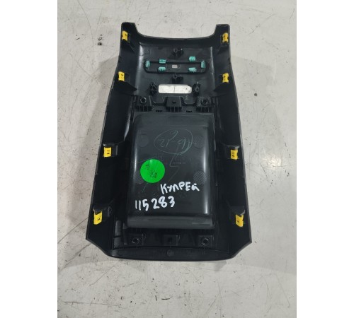 Накладка центральной консоли задняя