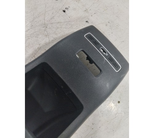 Накладка центральной консоли задняя