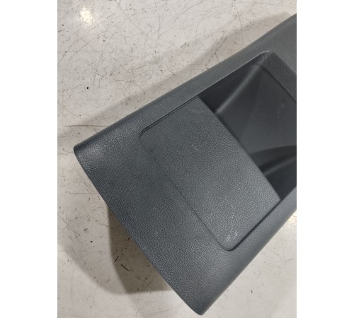 Накладка центральной консоли задняя