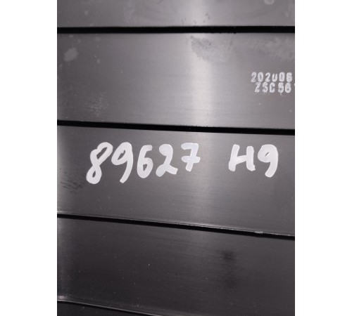 Накладка стойки (передняя левая)