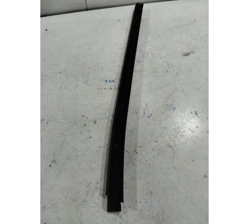 Уплотнитель стекла задний левый