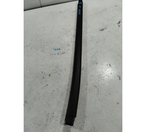 Уплотнитель стекла задний левый