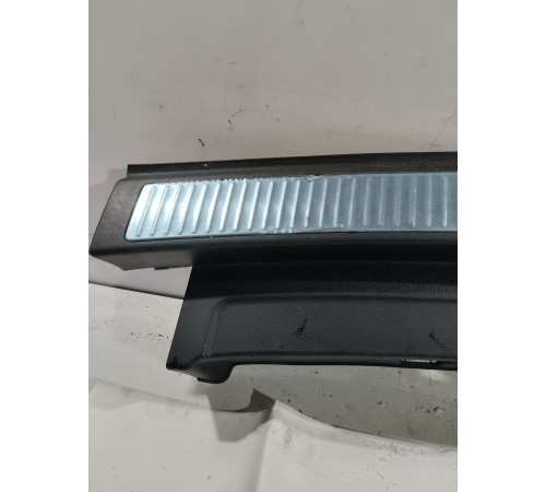 Накладка задней панели багажника внутренняя