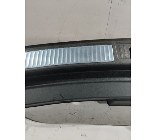 Накладка задней панели багажника внутренняя