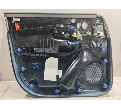 Обшивка двери(передняя правая)