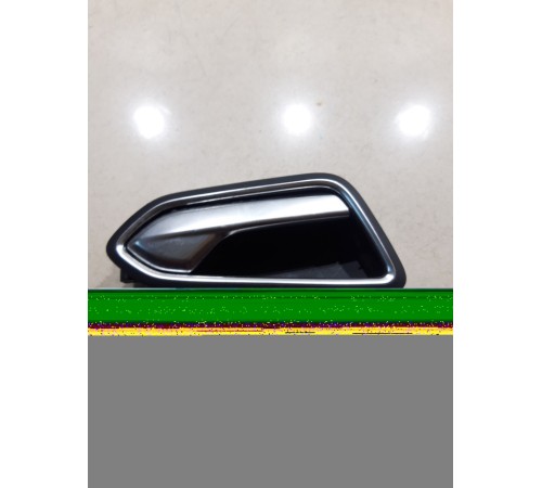 Ручка двери (передняя правая внутренняя)