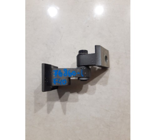 Петля двери(передняя левая нижняя)